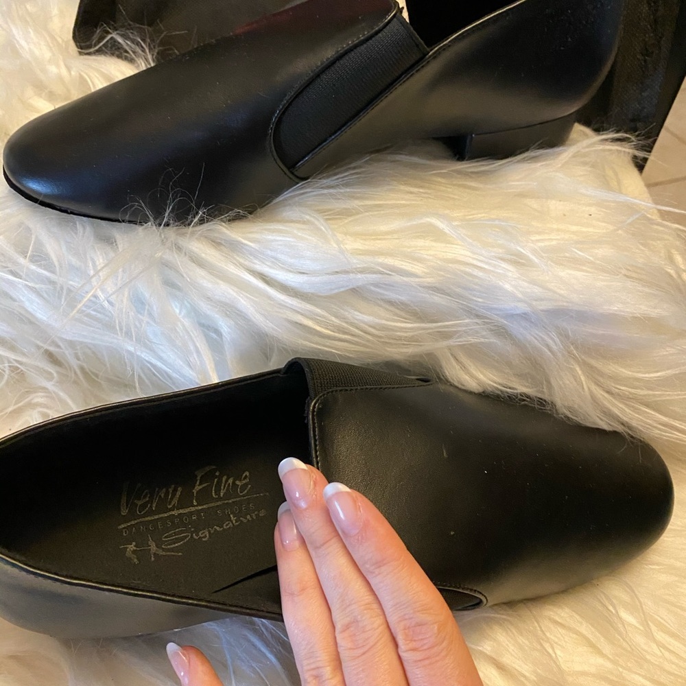 10.5 men’s dance shoe, black leather 👞